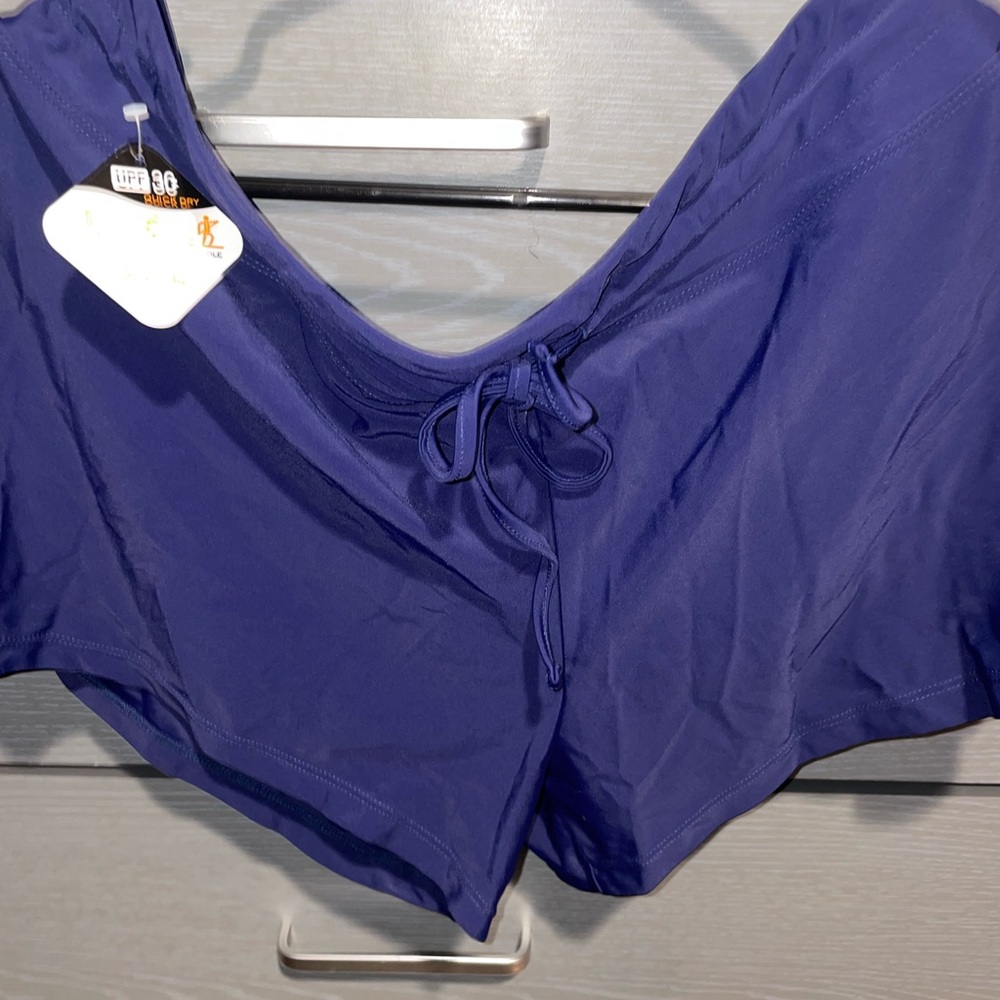 Kohl's Women's Navy Blue Swim Shorts